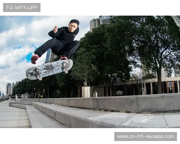 滑板少女一脚定乾坤，夺冠视频播放破千万